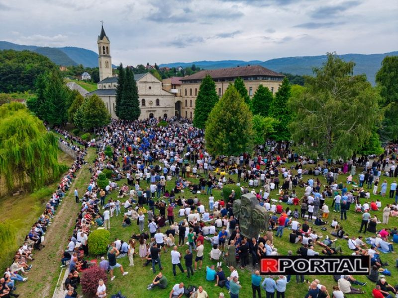Foto: Misa uočnica na &Scaron;ćitu