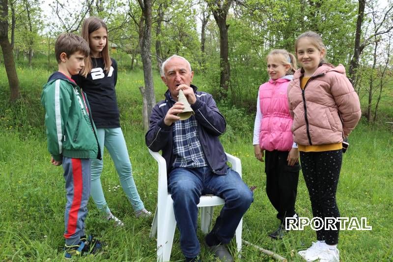 Video: Povratak u pro&scaron;lost - izrada trubaljike/ćurlika