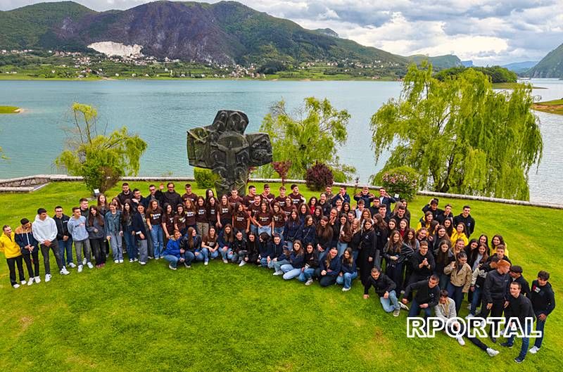 Foto: Primanja i Obećanja Frame Rama-Šćit