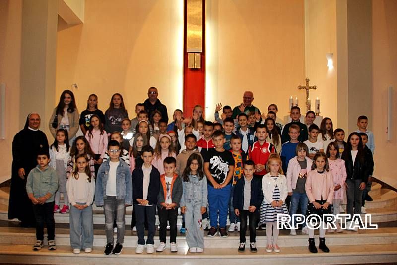 Foto: Blagoslov prva&scaron;ića i &scaron;kolskih torbi u Prozoru